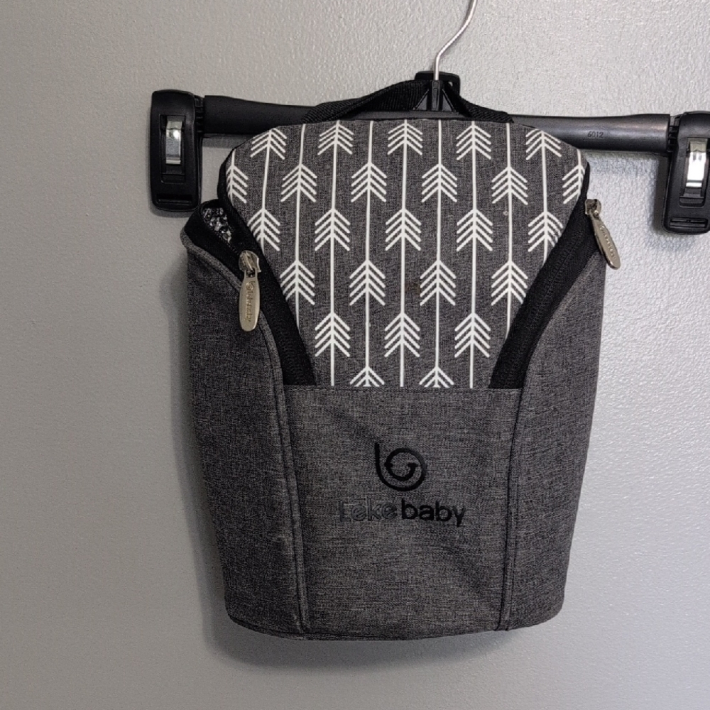 Gray and White Arrow Insulated Baby Bottle Bag
